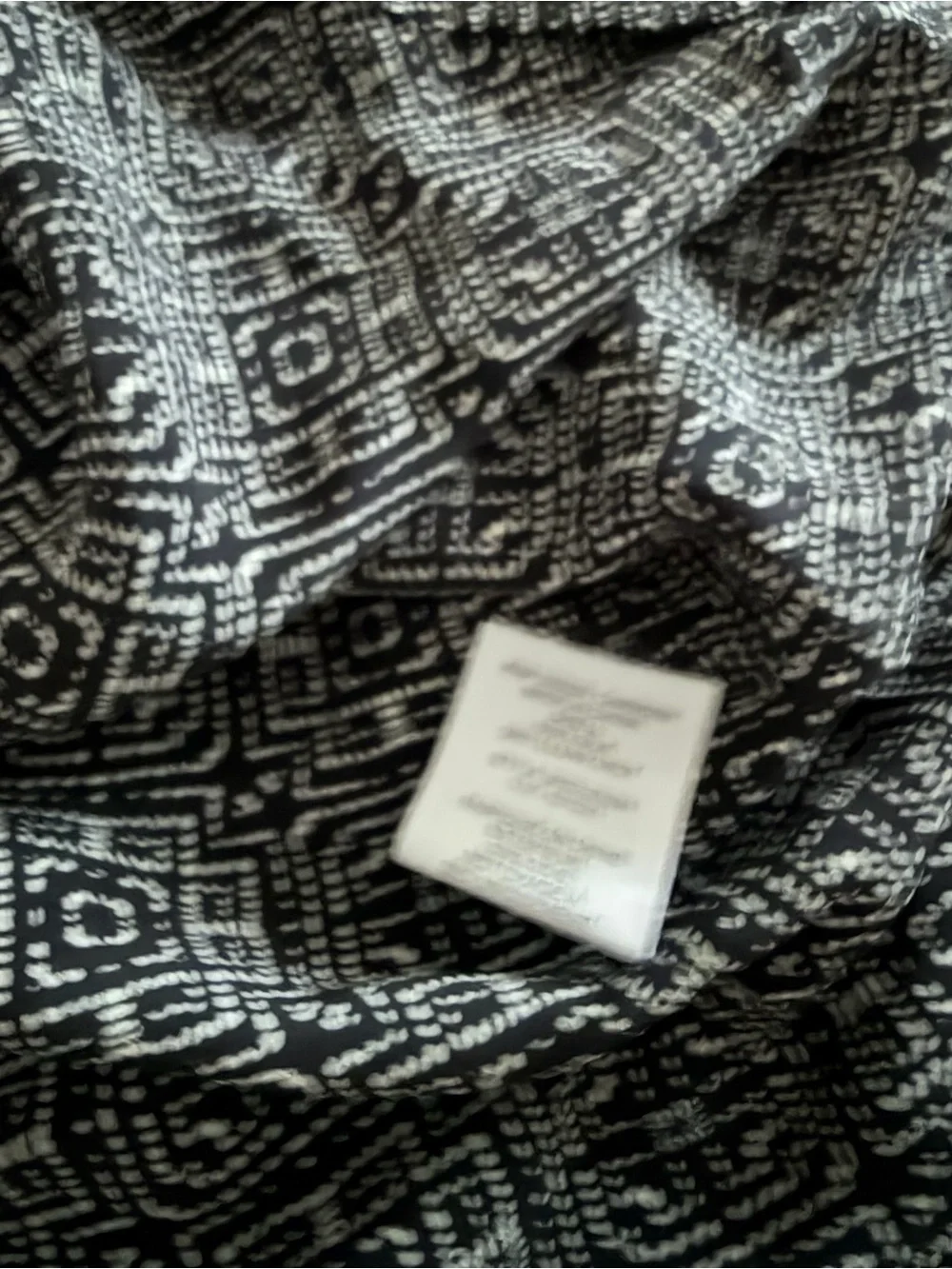 Joie Black & White Geometric Short Sleeve Blouse - Picture 4 of 6